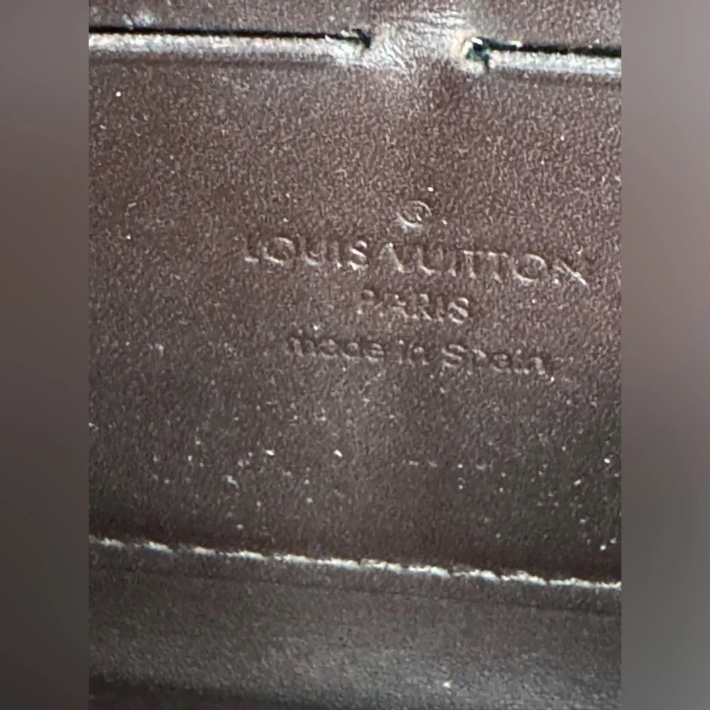 Louis Vuitton Vernis Amarante Zippy Wallet
